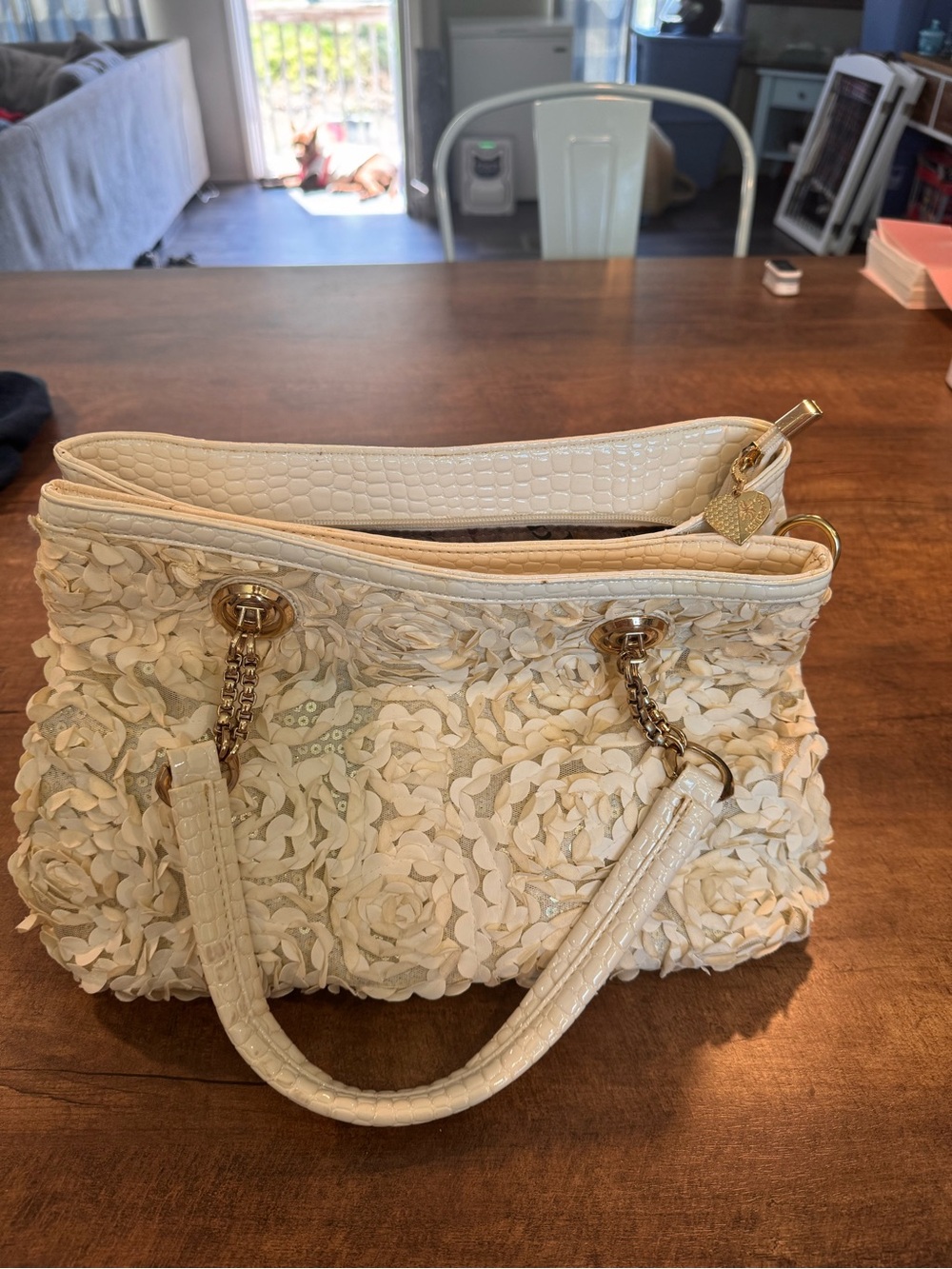 Fameilai Ivory 3D Floral Rosette Croc Embossed Shoulder Bag Purse